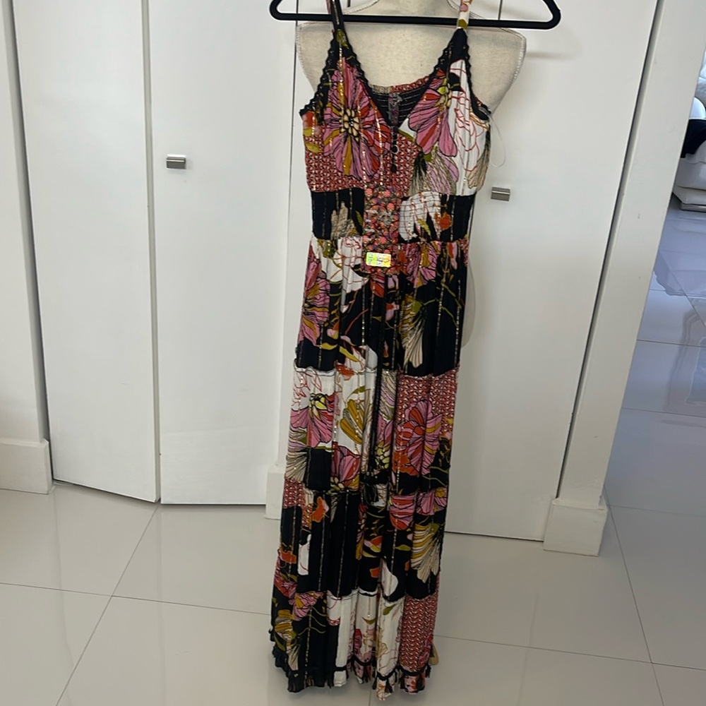 Me 2 Magic Black/Pink/White Sparkly Gold Floral Print Lined Maxi Dress